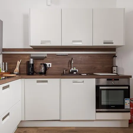 Rhea アパート オパティヤ