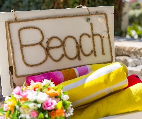 Rhea アパート オパティヤ