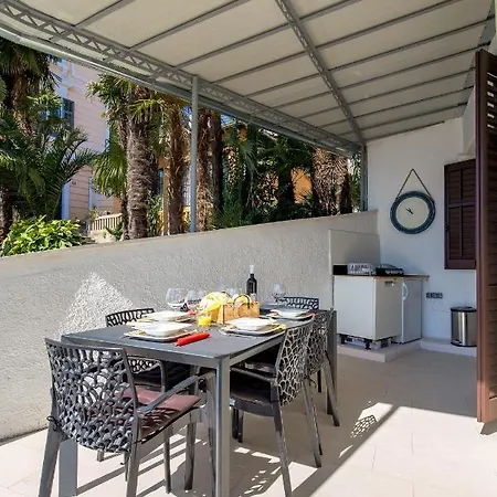 Rhea Apartmán Opatija