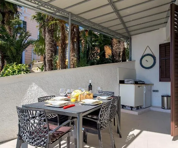 Rhea Apartment Opatija